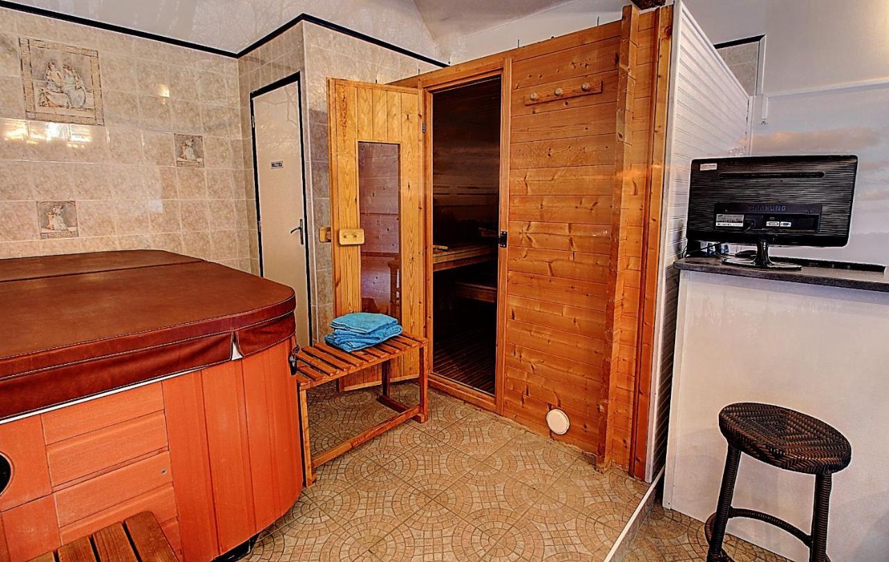Gite De La Courtaudiere Le Petit-Pressigny Dış mekan fotoğraf